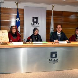UTalca presenta libro que da a conocer la riqueza de su colección de textiles